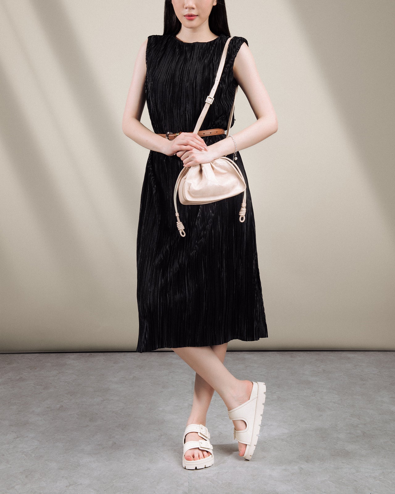 Dép Nữ Zucia Quai Đôi Bản To Khoá Cài Vuông-DTH93-Trắng Color2