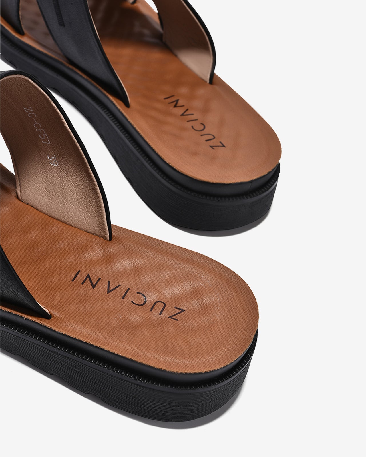 Dép Nữ Zuciani Quai Ngang Thêu Chỉ Nổi-DCF57-Đen Color1