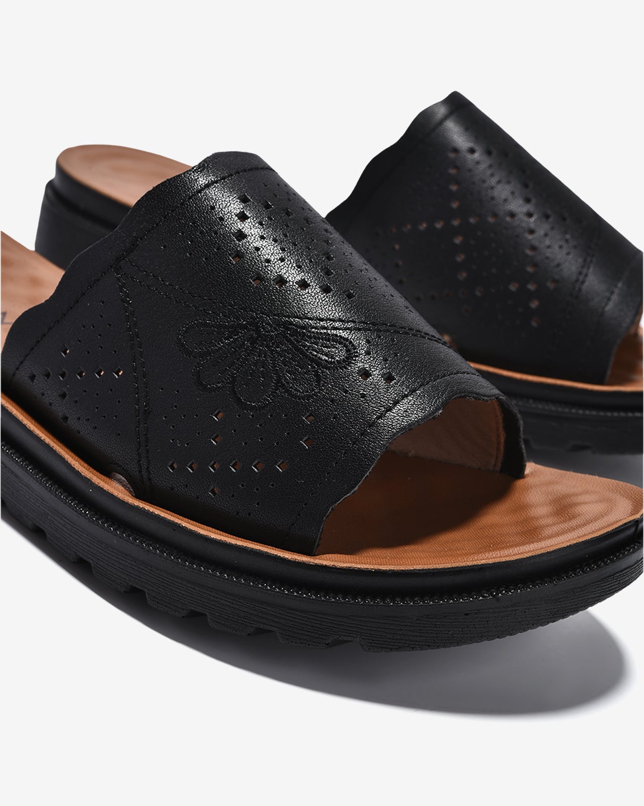 Dép Nữ Zuciani Quai Ngang Hoa Văn Cắt Laser-DCF58-Đen Color2