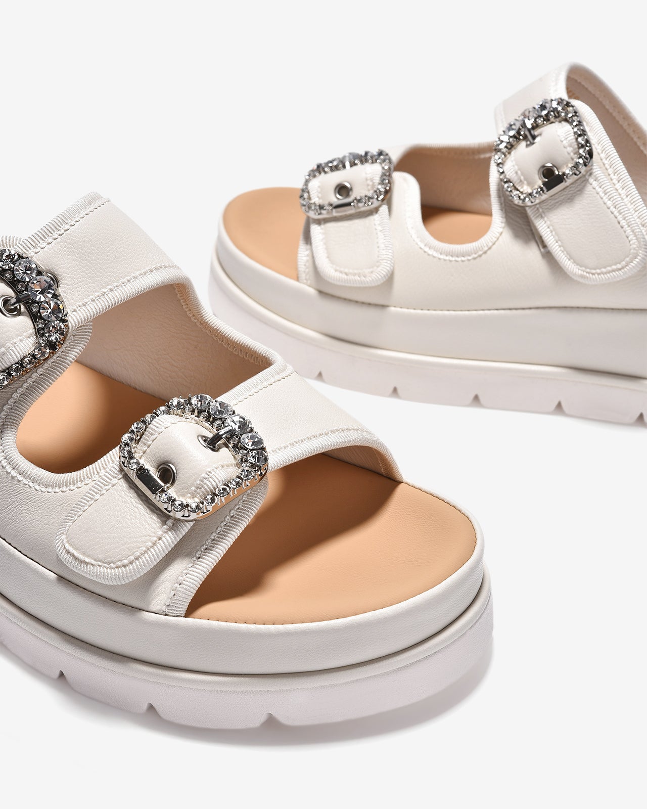 Dép Nữ Zuciani Đế 5cm Khóa Đá-DCM19-Trắng Color2