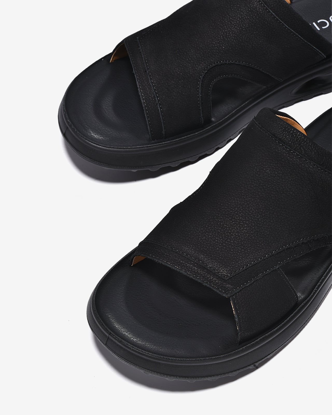 Dép Nam Zuciani Quai Ngang Vân Da Mờ-DCF65-Đen Color1