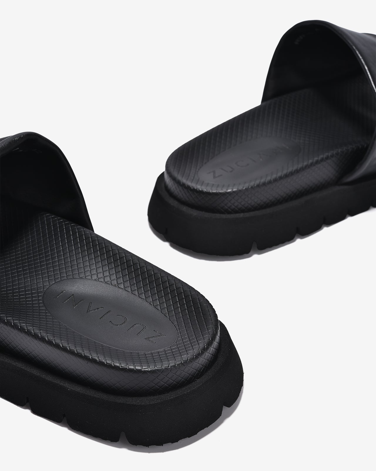 Dép Nam Zuciani Quai Ngang Khắc Logo-DRW15-Đen Color2