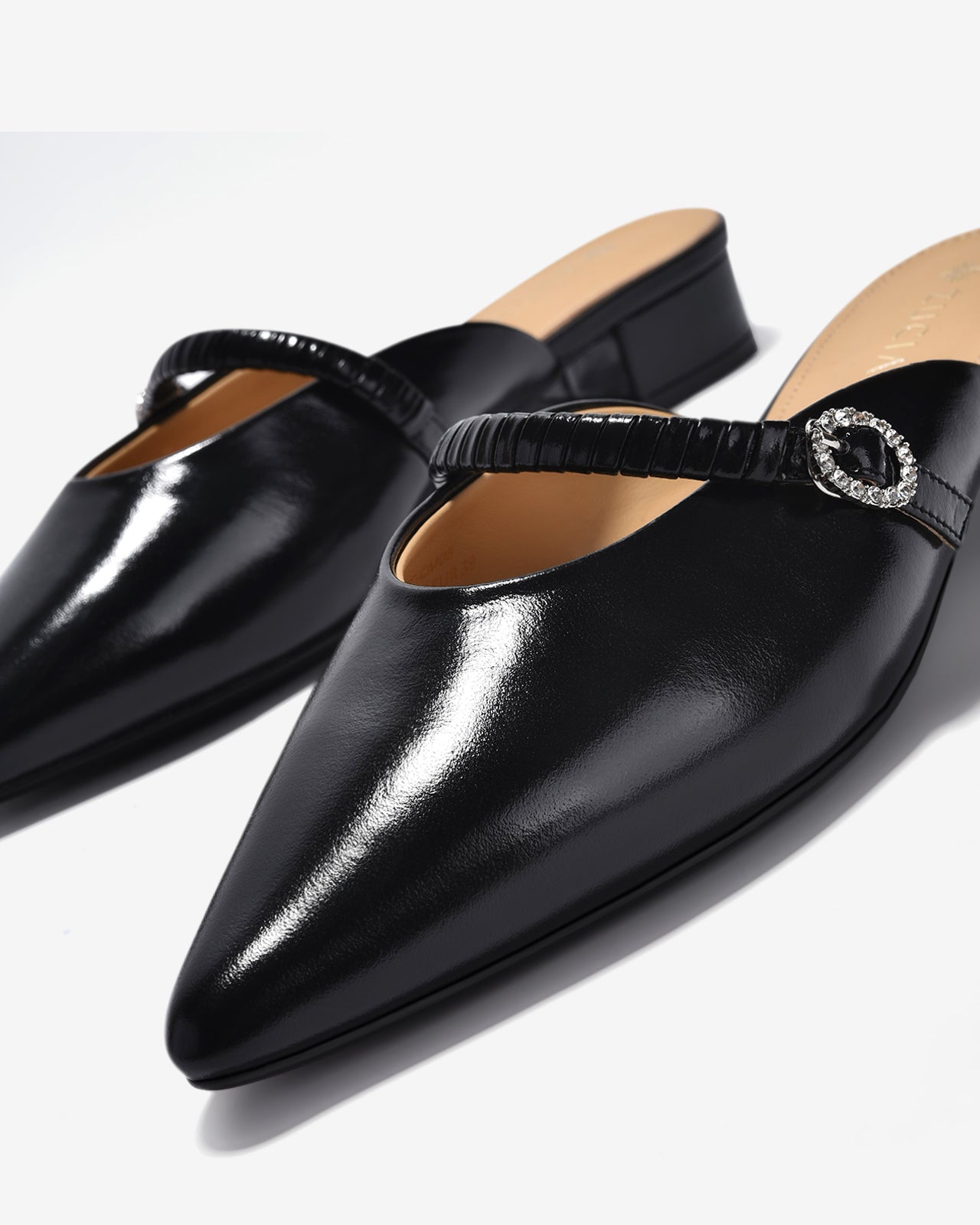 Dép Sapo Nữ Zuciani Mũi Nhọn Khoá Đính Đá-GCM08-Đen Color1