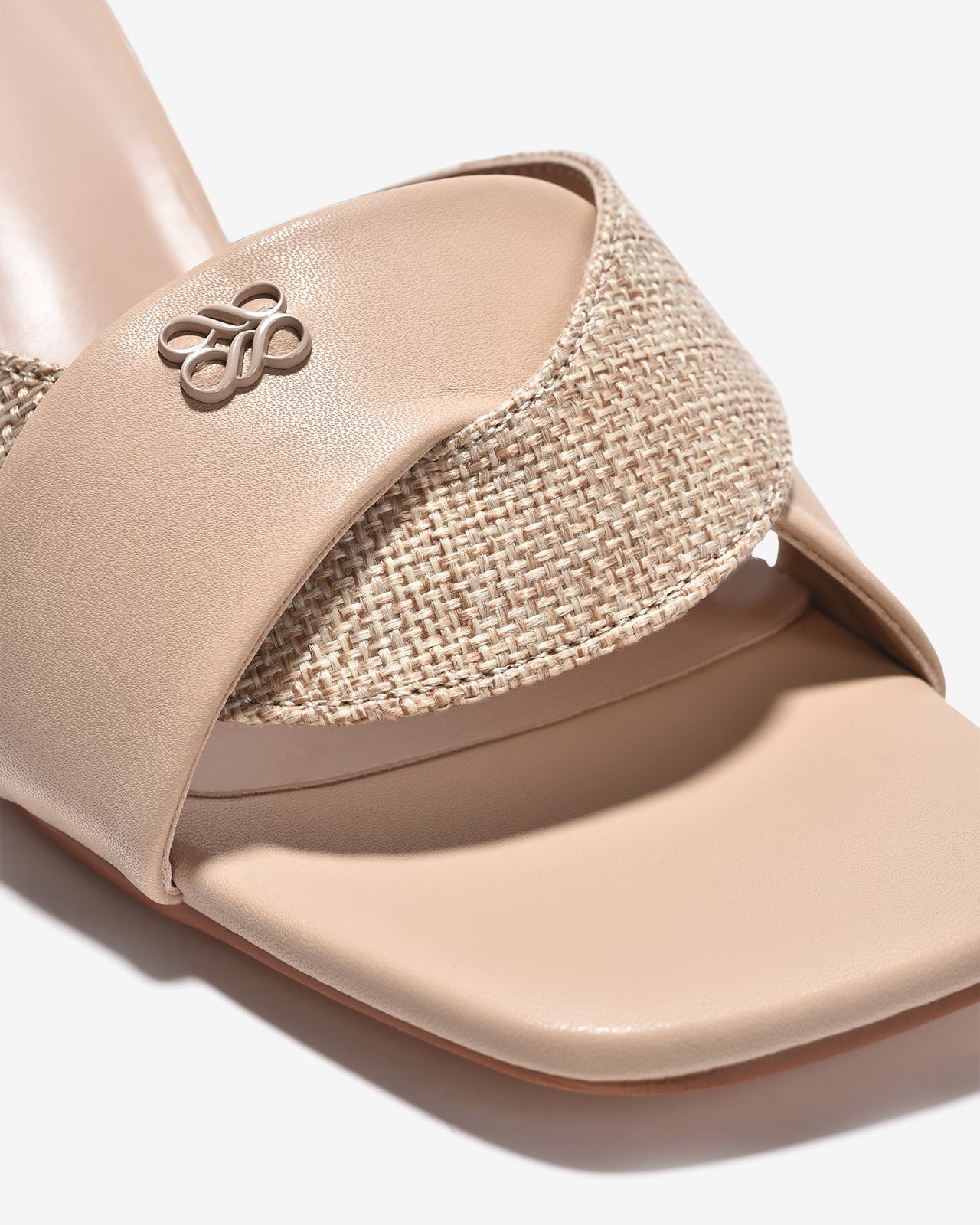 Dép Xuồng Zucia Quai Xoắn Phối Cách Điệu-DHLJ9-Kem Color2