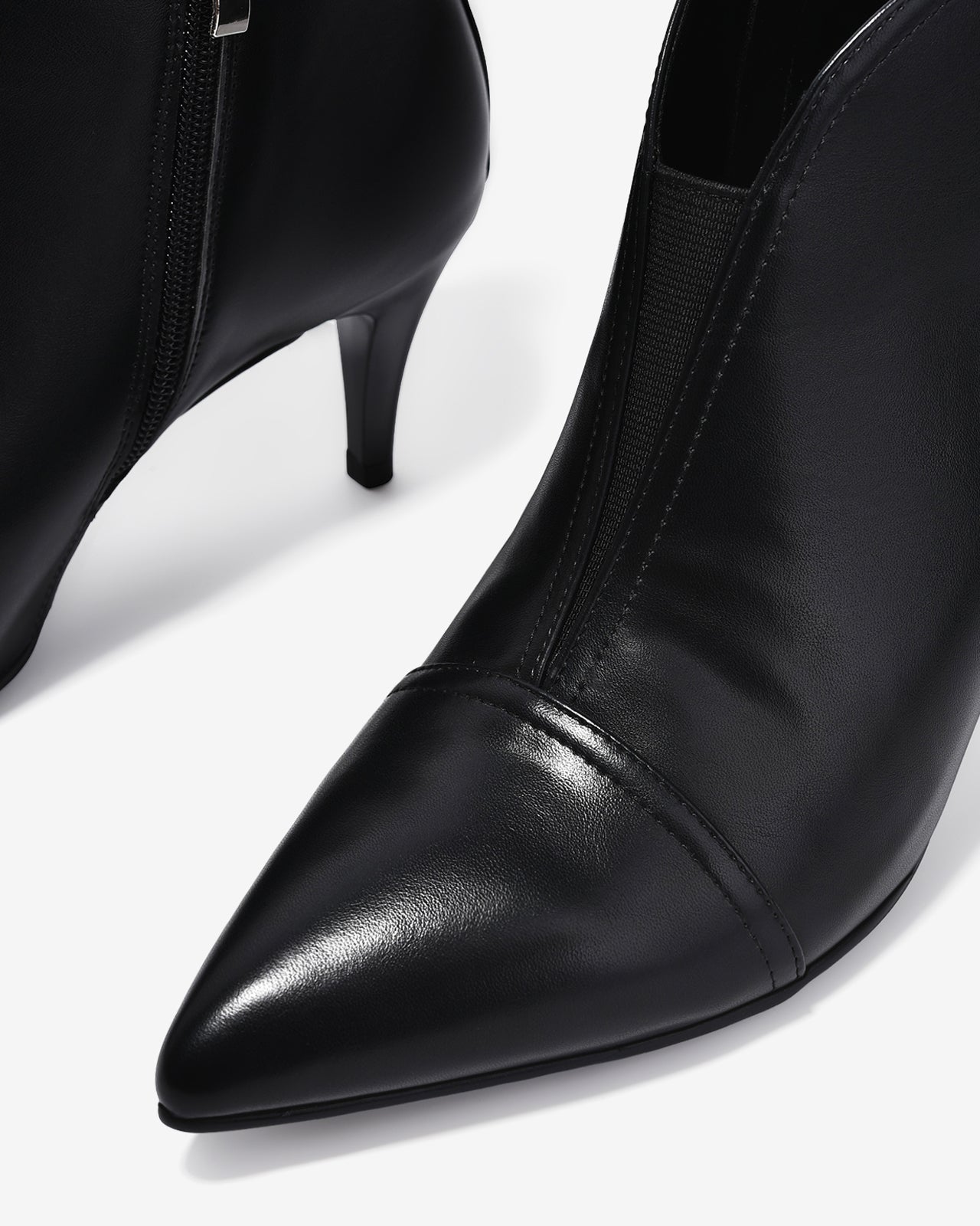 Giày Boot Nữ Zucia Mũi Nhọn Cổ Khoét Phối Thun-GTHB2-Đen Color2