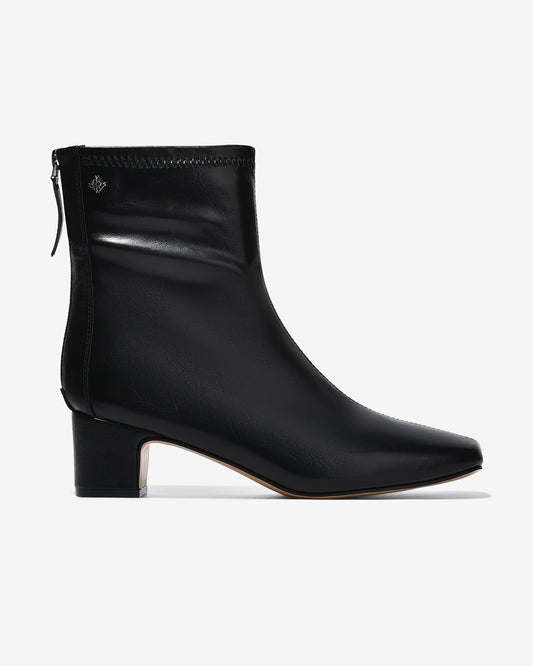 Giày Boot Nữ Zucia Mũi Vuông Chỉ Nổi Đính Logo-GTHB3-Đen Color1First