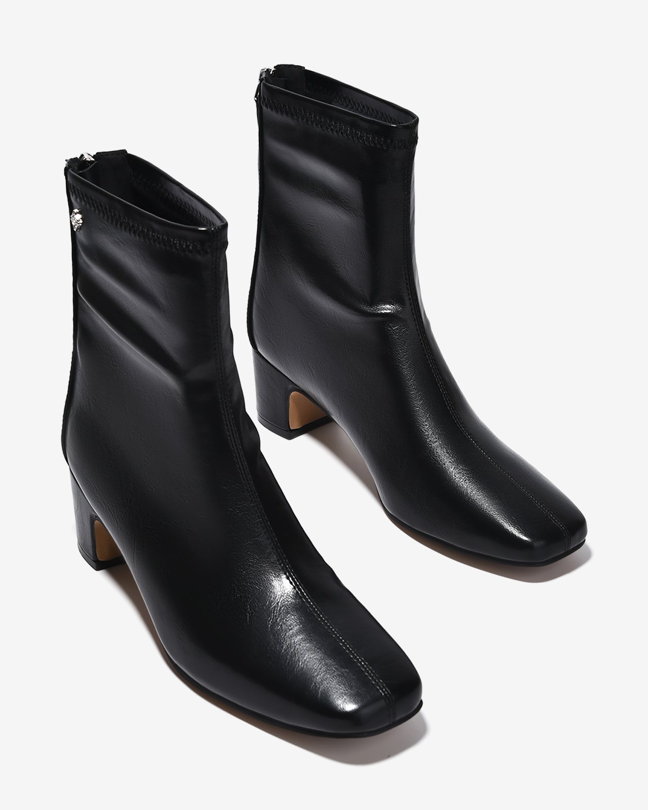 Giày Boot Nữ Zucia Mũi Vuông Chỉ Nổi Đính Logo-GTHB3-Đen Color1