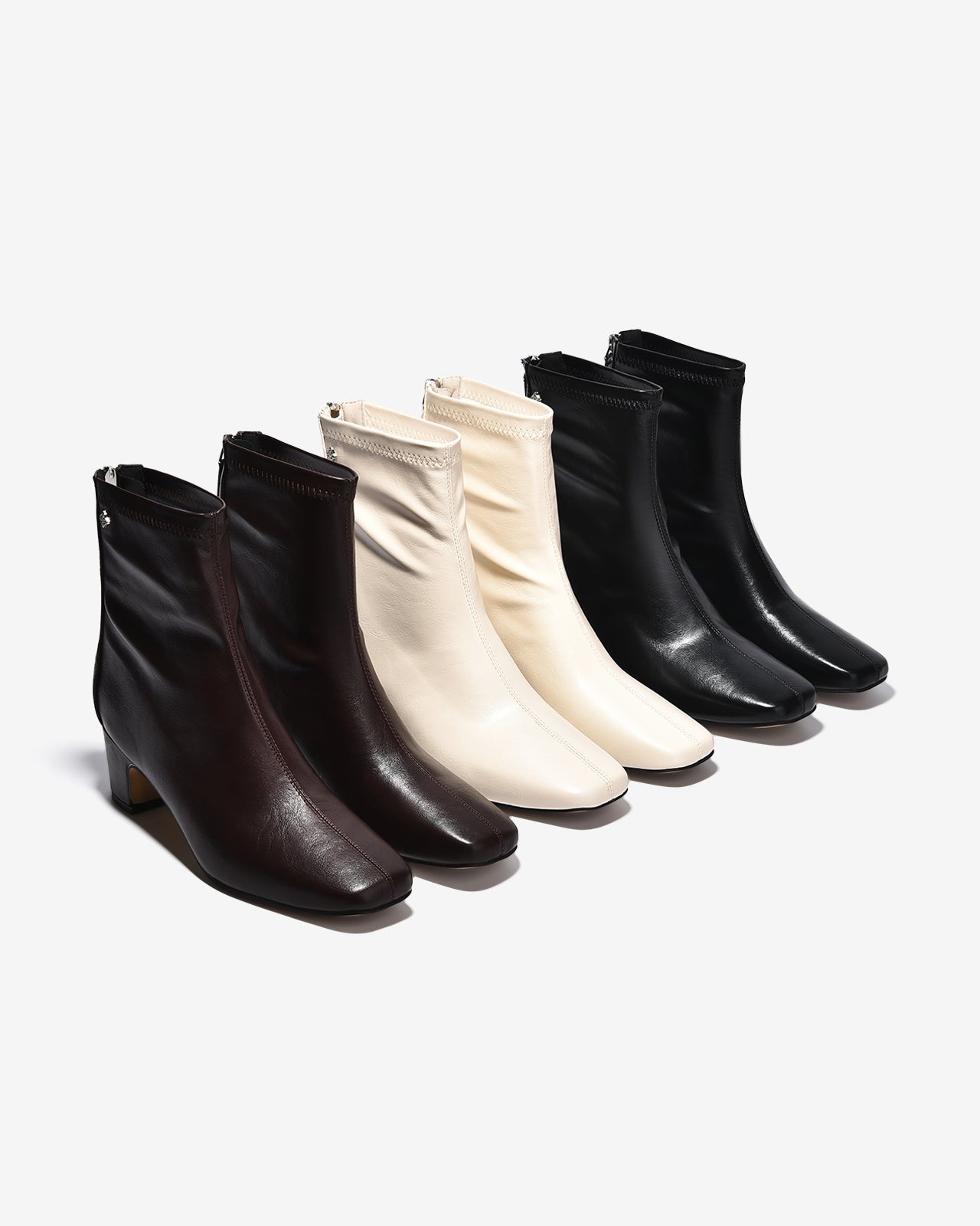 Giày Boot Nữ Zucia Mũi Vuông Chỉ Nổi Đính Logo-GTHB3-Đen Color1