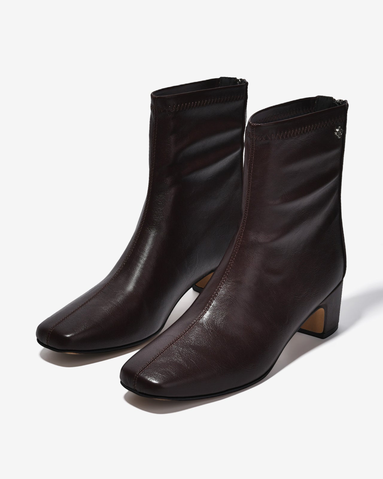 Giày Boot Nữ Zucia Mũi Vuông Chỉ Nổi Đính Logo-GTHB3-Nâu Color3