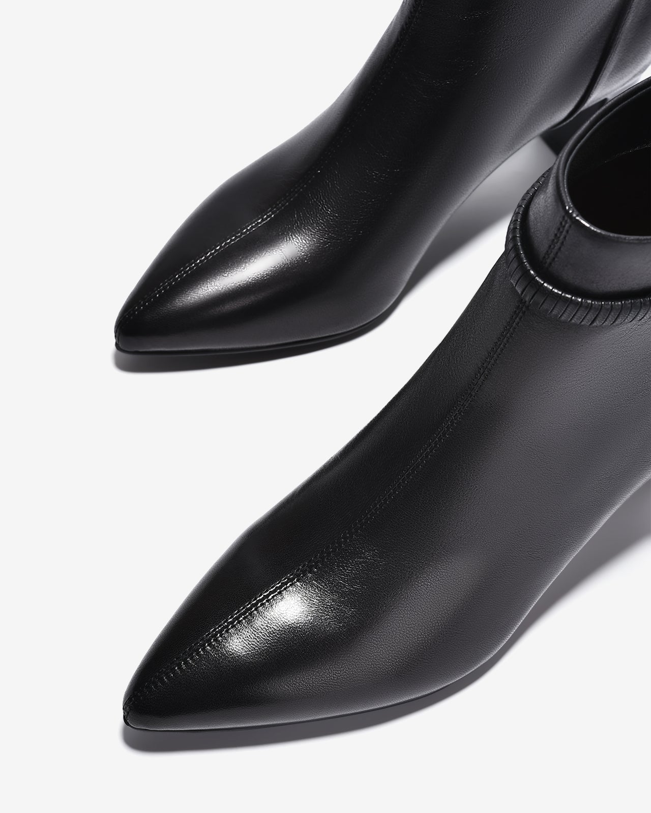 Giày Boot Nữ Zuciani Khóa Kéo Quai Đính Đá-GCM36-Đen Color1