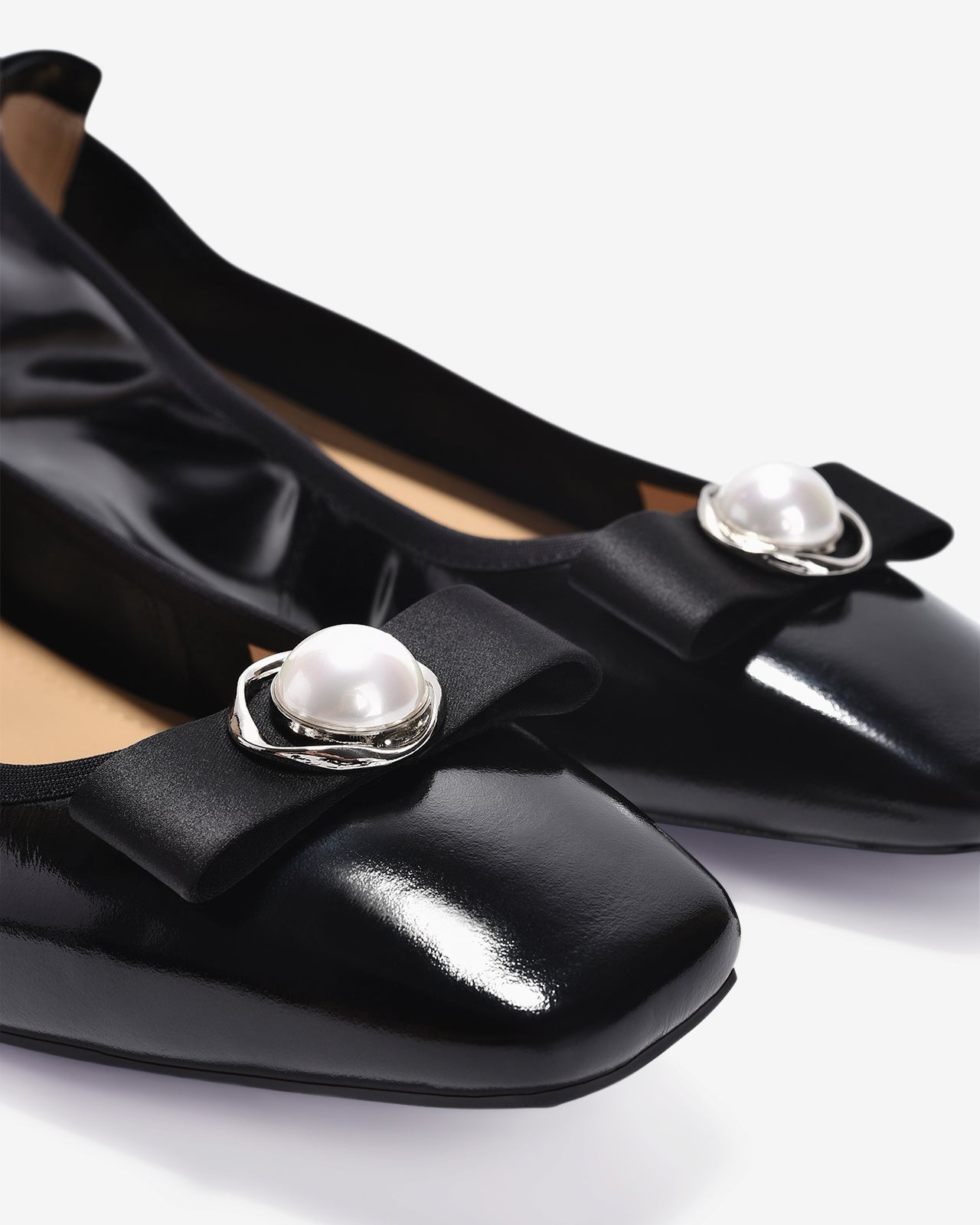 Giày Búp Bê Zuciani Da Bóng Đính Ngọc Trai-GCM06-Đen Color2