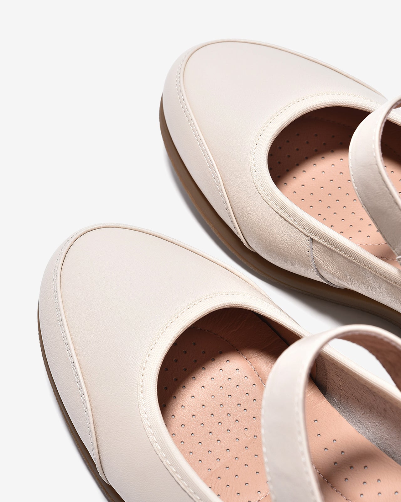 Giày Xuồng Zuciani Mũi Tròn Khoá Tim-GCM28-Kem Color2