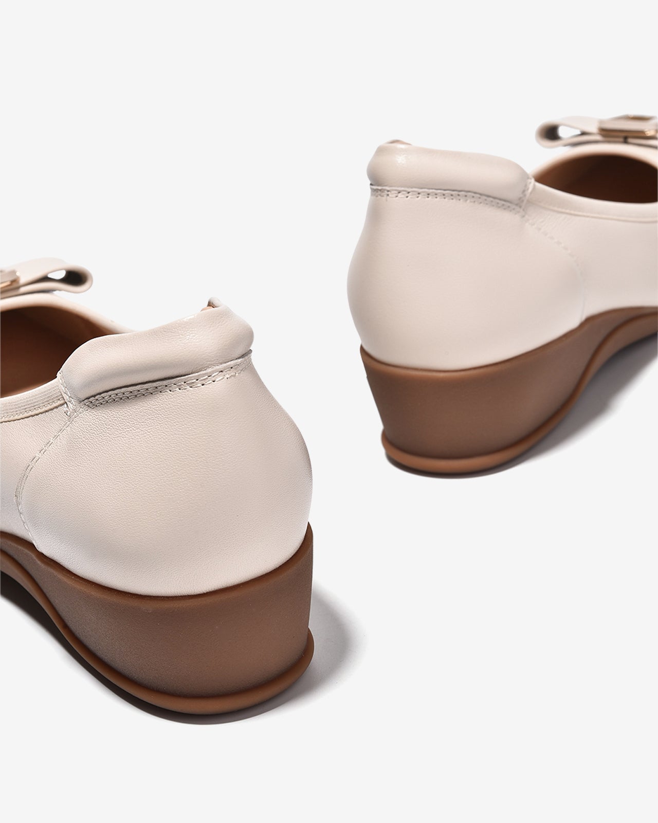 Giày Xuồng Zuciani Nơ Khóa Kim Loại-GCM37-Kem Color2