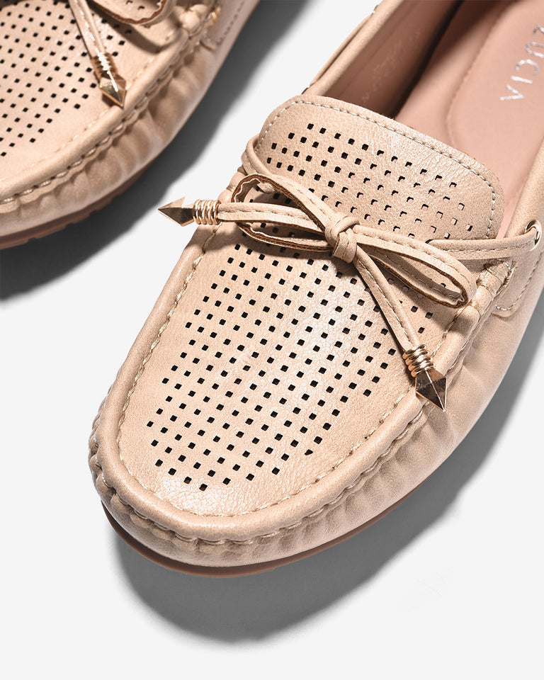 Giày Mọi Zucia Dập Ô Vuông Khóa Nơ-GHLI9-Cafe Color2