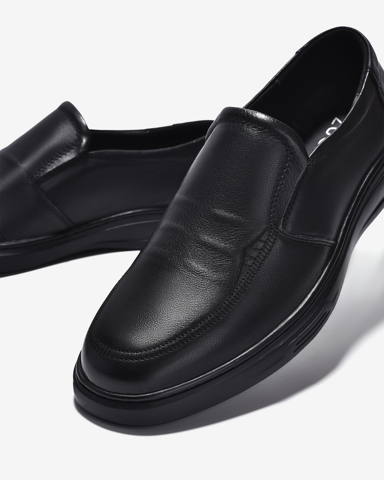 Giày Lười Nam Zuciani Mũi Tròn-GRD66Đen Color1