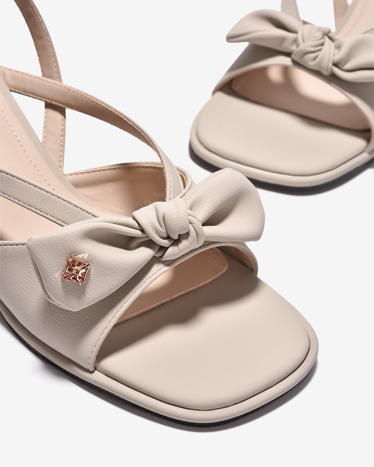 Sandal Cao Gót Zucia Quai Thắt Nơ Đính Logo-STH95-Xám Color2