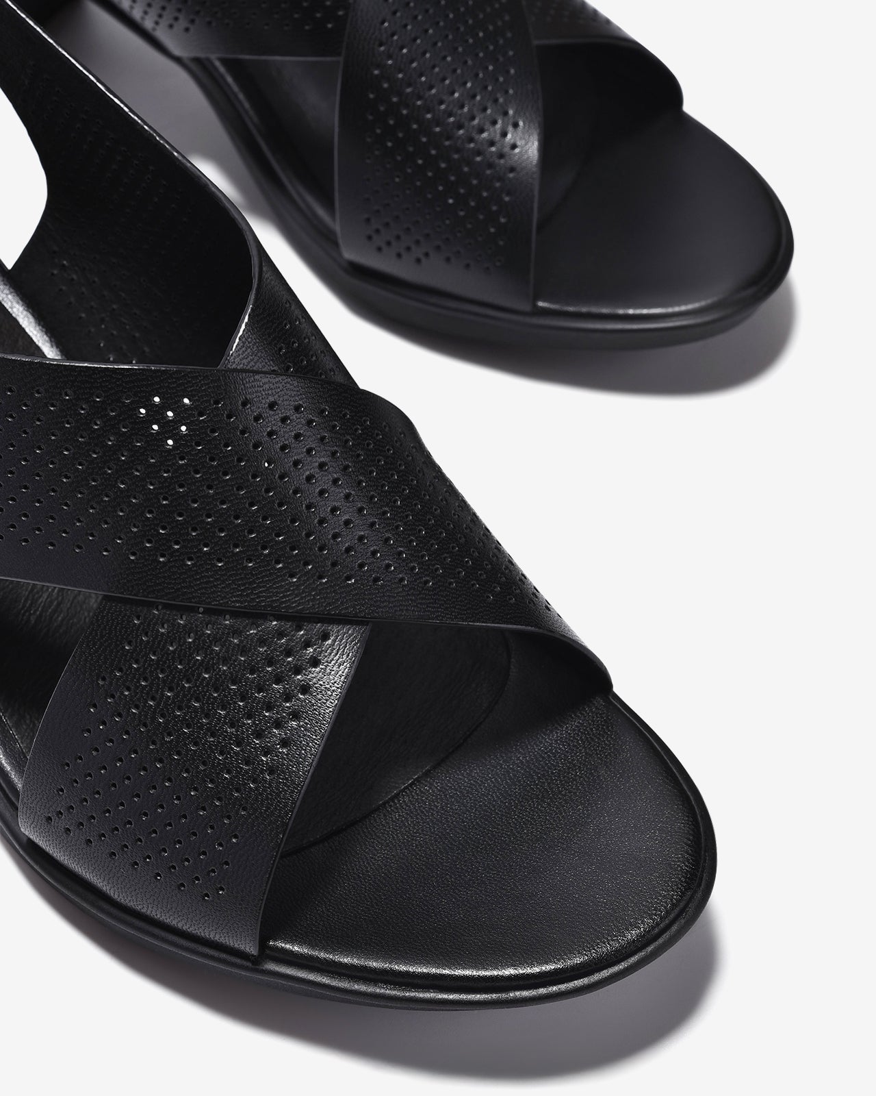 Giày Sandal Cao Gót Zuciani Đế Trụ Quai Chéo-SCM17-Đen Color2