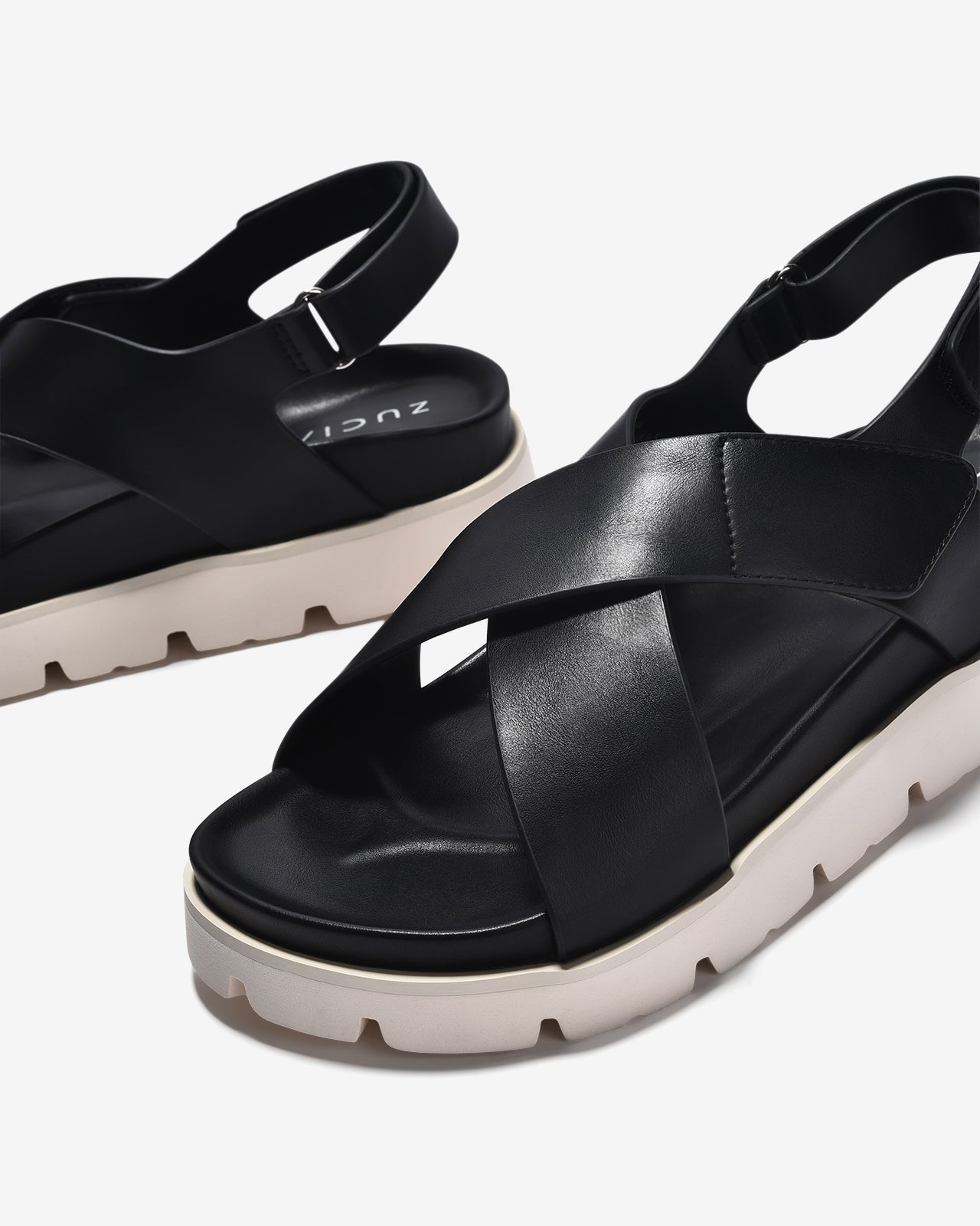 Giày Sandal Zucia Quai Chéo Bản To-STH94Đen Color1