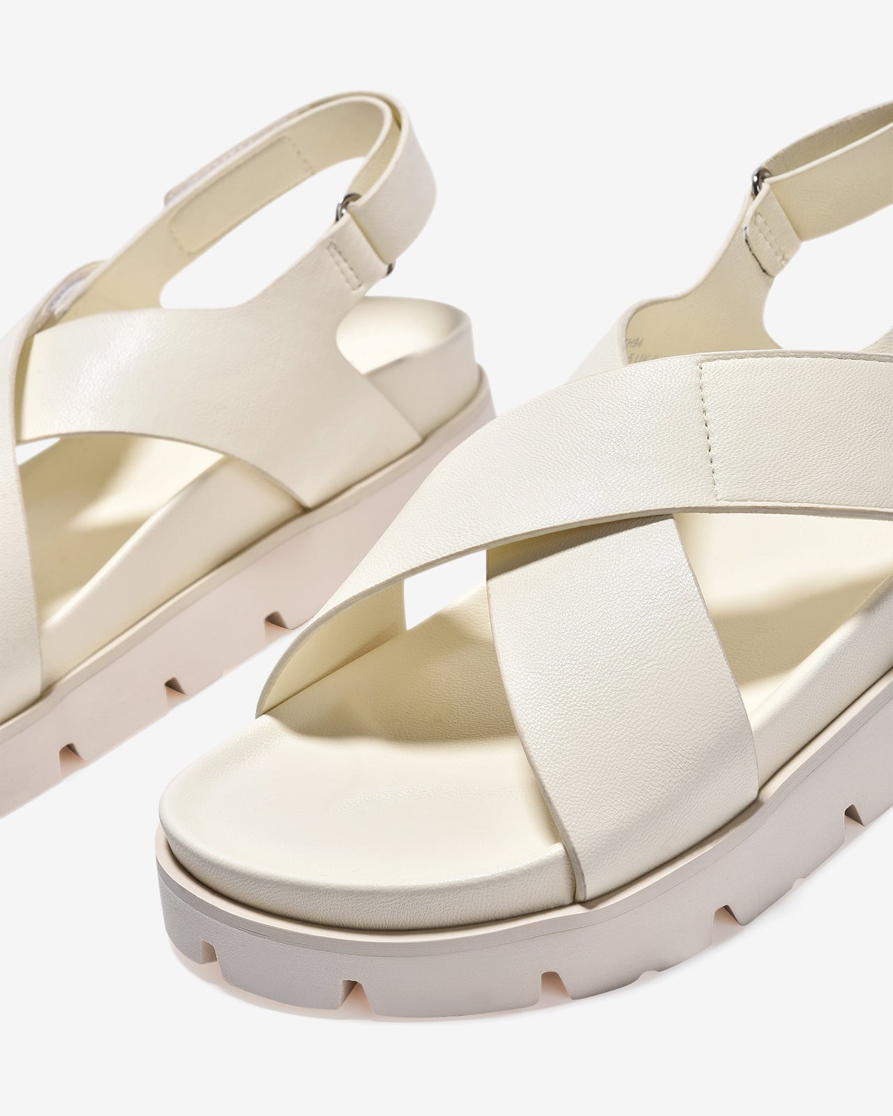 Giày Sandal Zucia Quai Chéo Bản To-STH94-Trắng Color3