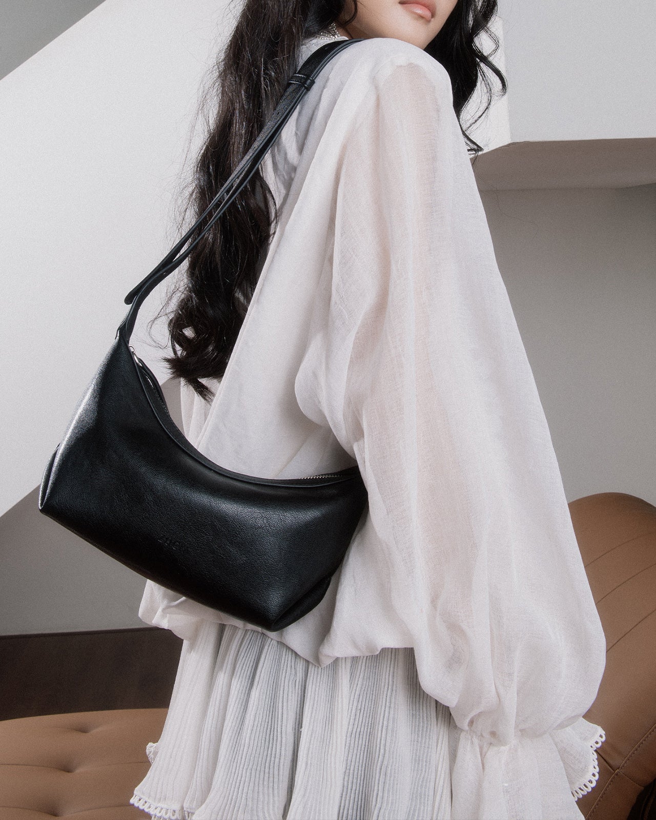 Túi Đeo Vai Đeo Chéo Zucia The Eleve N05-TY05-Đen Color1