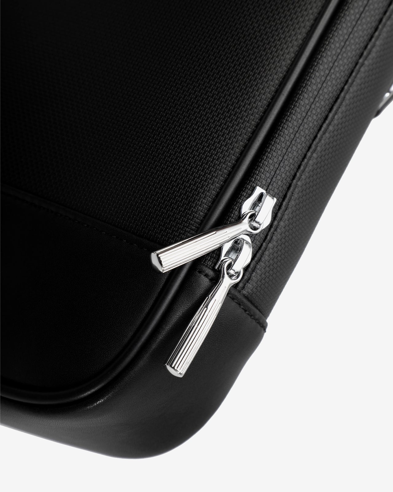 Túi Đeo Chéo Lớn Zuciani Timeless Fusion N29-MJ29-Đen Color1