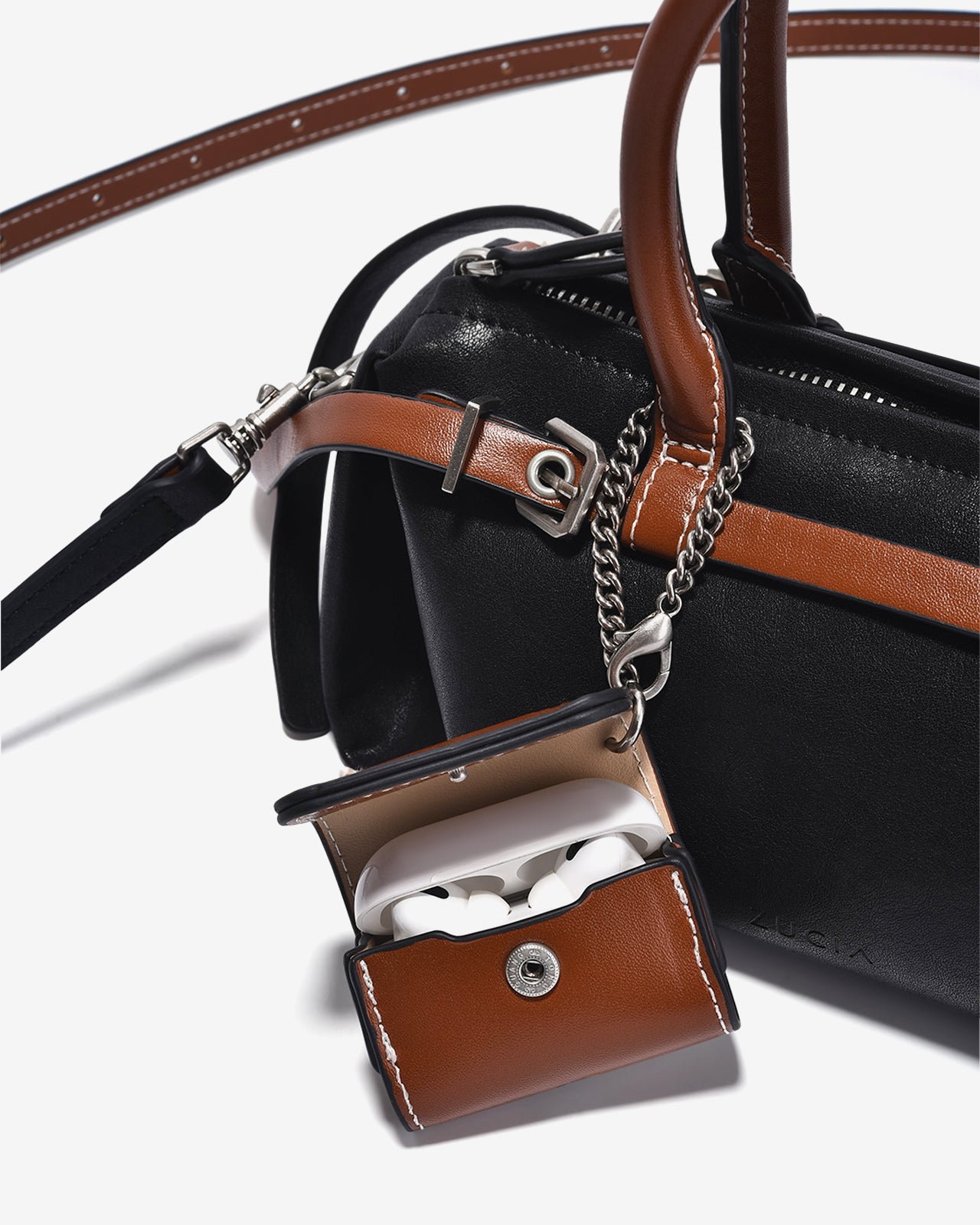 Túi Xách Tay Dáng Hộp Đính Charm Zucia The Eleve NY2-TY02-Đen Color2