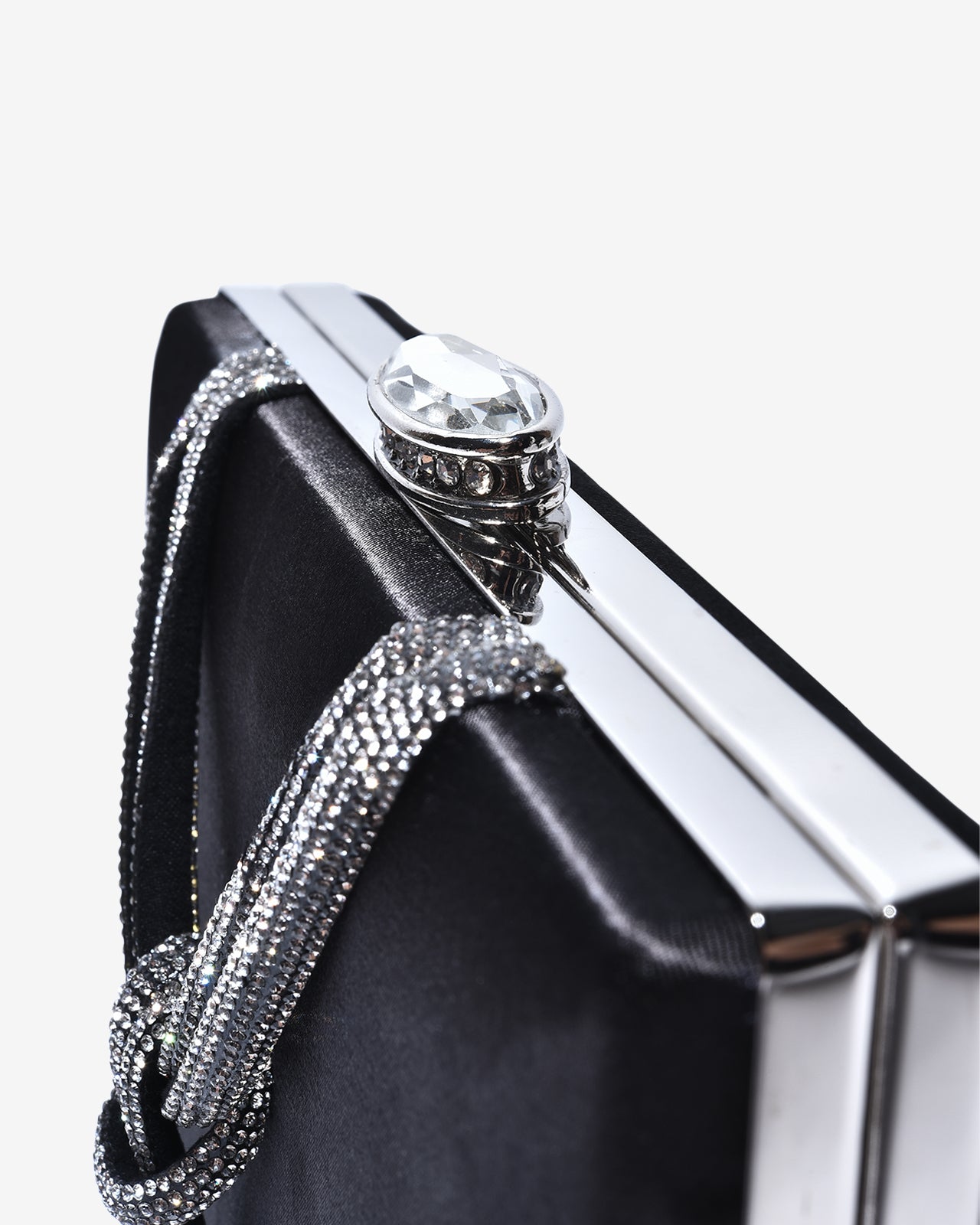 Ví Cầm Tay Clutch Dáng Hộp Phối Dây Đá Zucia Dance With Me N11-JM11-Đen Color1